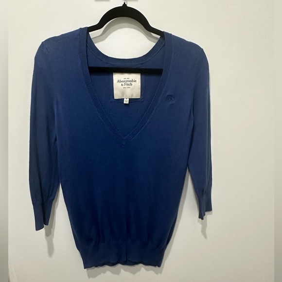 Abercrombie medium v-neck sweater with 3/4 sleeves - Picture 1 of 2